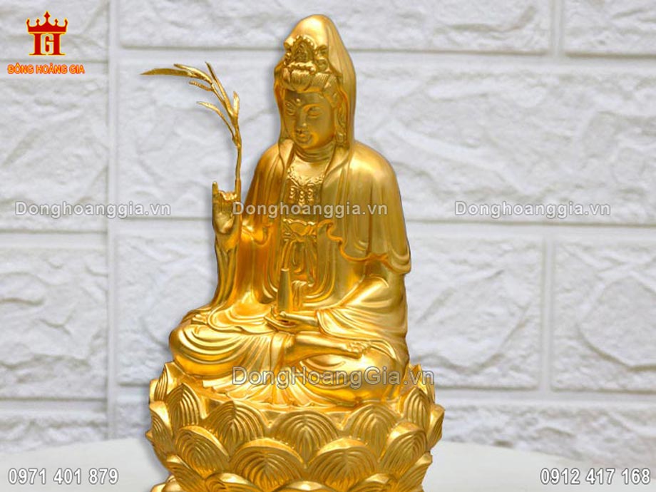 Từng đường nét trên bức tranh được nghệ nhân chế tác vô cùng tinh xảo